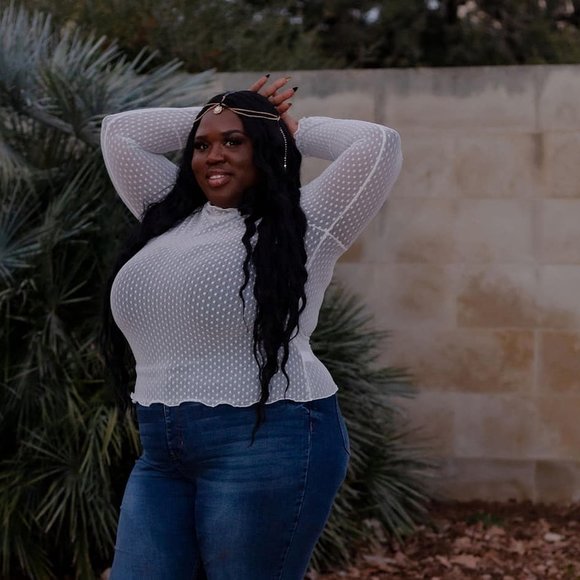 Kaitlin Bellard - Poshmark Profile Picture of Kaitlin Bellard (@kaitlin2017) on Poshmark