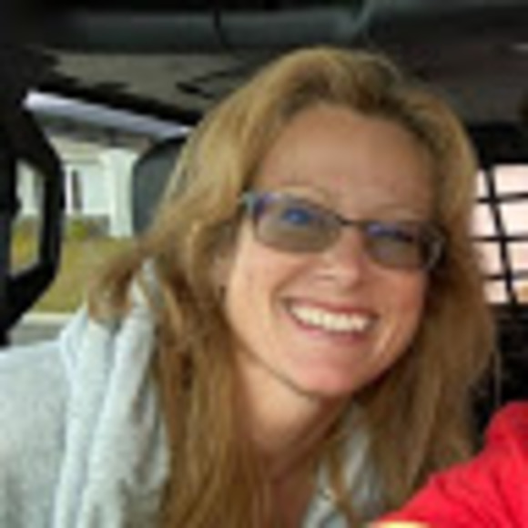 Profile Picture of Dawn Williams (@dawn27724) on Poshmark