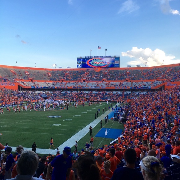 Profile Picture of Donna Grife (@gatorlover) on Poshmark