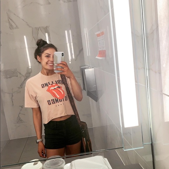 Alexandria Alberici - Poshmark Profile Picture of Alexandria Alberici (@a_alberici) on Poshmark