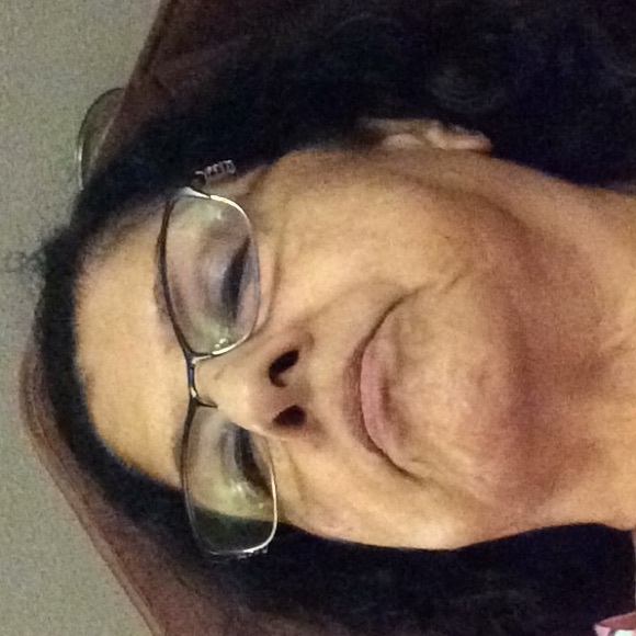 Profile Picture of Rosa Gonzalez (@guatelongbeach) on Poshmark