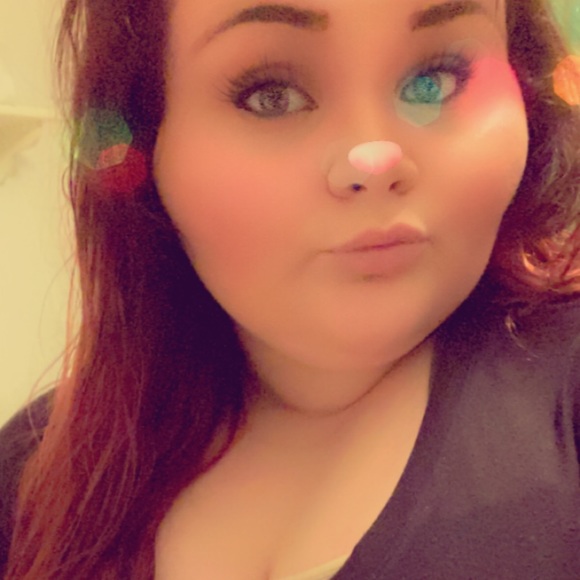 Profile Picture of Whitney Mcfadden (@whitt2006) on Poshmark