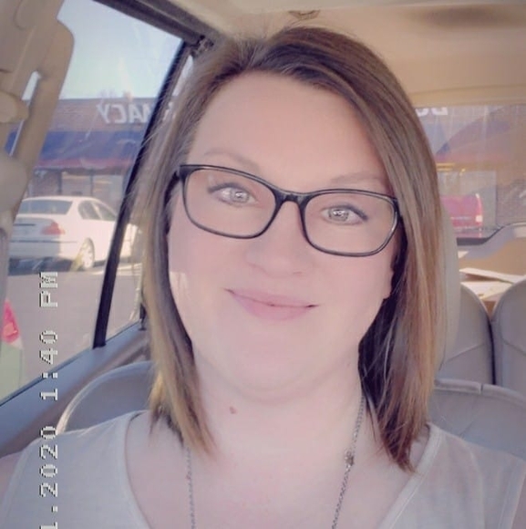 Profile Picture of Sarah Pryor (@sarahpryor416) on Poshmark