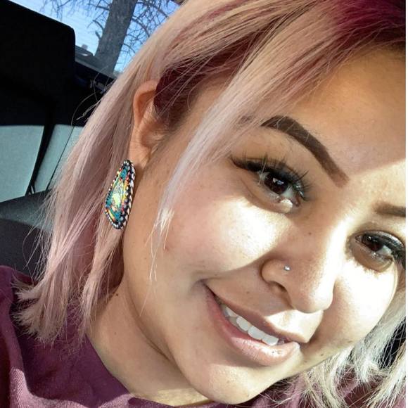 Profile Picture of Rashada Cosay (@shadamay) on Poshmark