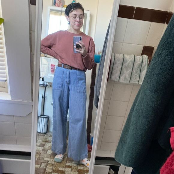 Profile Picture of Julia Genovese (@juliagenovese) on Poshmark