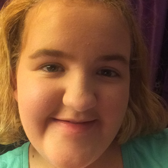 Mackenzie Tankovich - Poshmark Profile Picture of Mackenzie Tankovich (@kenzietank) on Poshmark