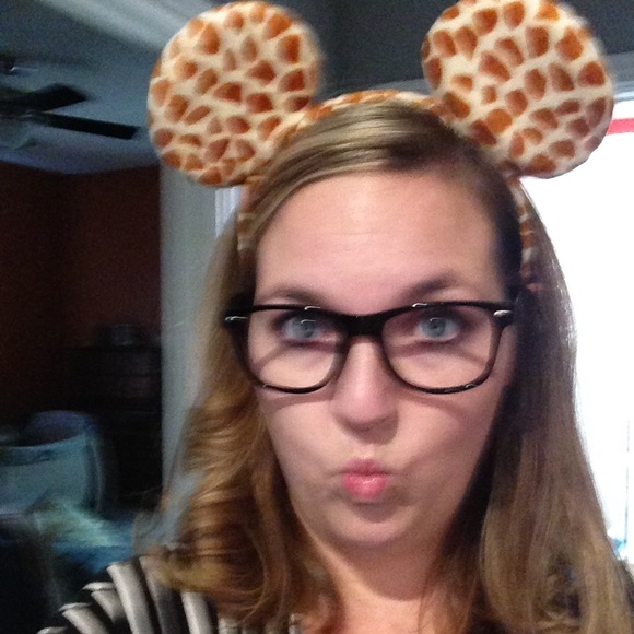 Profile Picture of Brooke Headrick (@bhheadrick14) on Poshmark