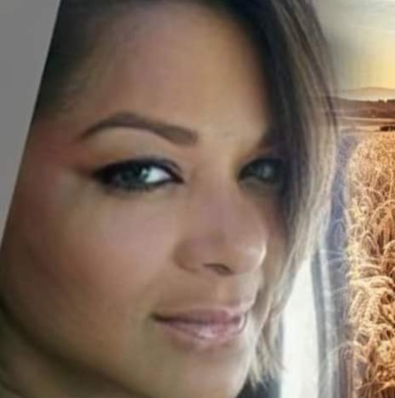 Profile Picture of Heawatha Punley (@happielee82) on Poshmark