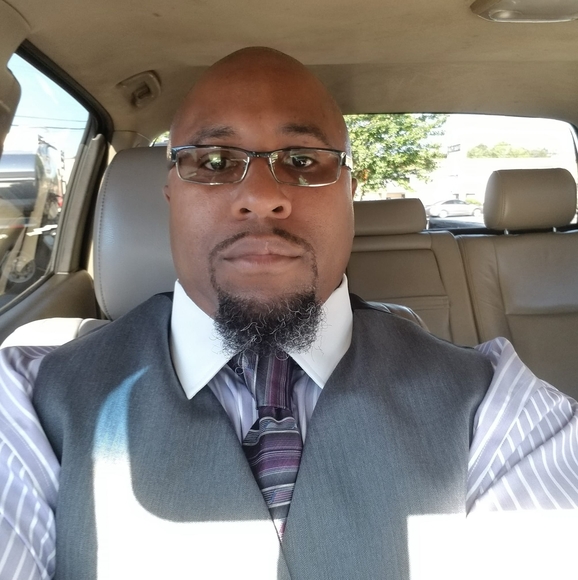 Profile Picture of Darryl White (@mainestream21) on Poshmark