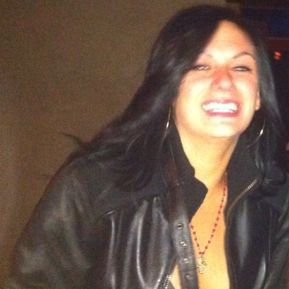 Profile Picture of Amber Tranum (@ambertranum) on Poshmark