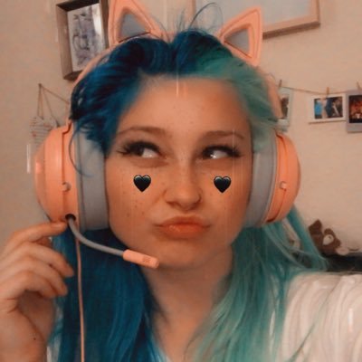 Profile Picture of Nina Kay  🖤 (@NeonNinjaaa) on Twitter