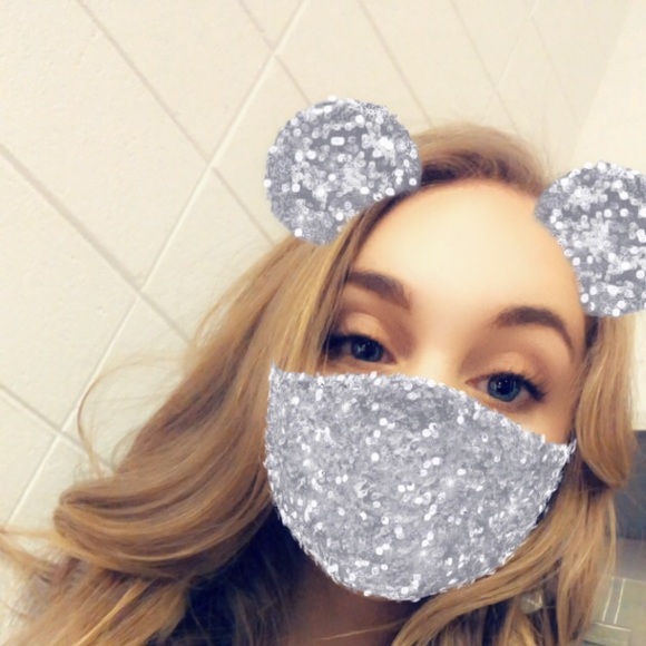 Annabelle Mitchell - Poshmark Profile Picture of Annabelle Mitchell (@abmitchell211) on Poshmark