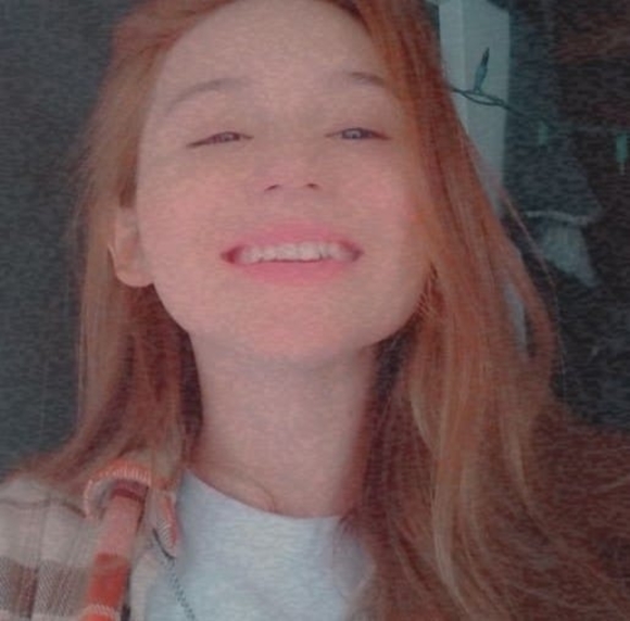 Profile Picture of Shania Kassell (@shaniakassell) on Poshmark