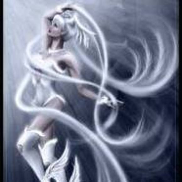 Profile Picture of Faye Overholts (@foverholts) on Poshmark