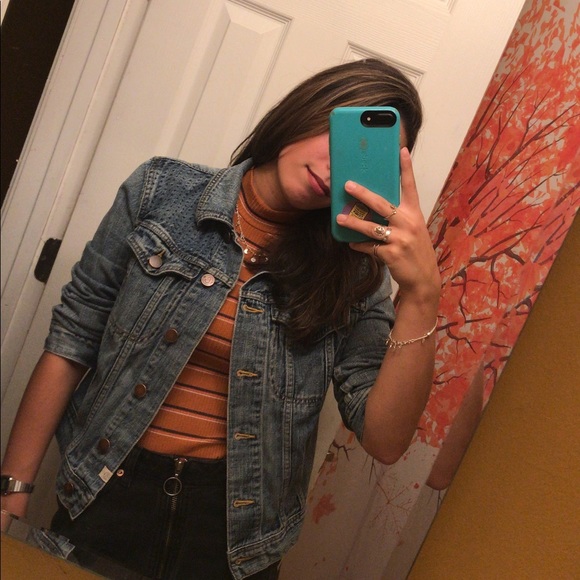 Profile Picture of Astrid Rivera (@a_relia) on Poshmark