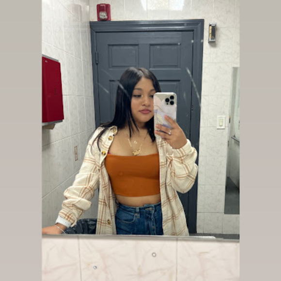 Profile Picture of Yaritza Chavez (@chavezyaritza31) on Poshmark