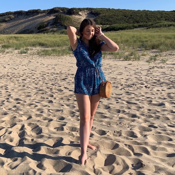 Profile Picture of Ariana Herzog (@arianaherzog) on Poshmark