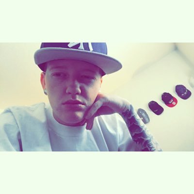 Profile Picture of Julia Genovese (@daaadyyy_jaaay) on Twitter