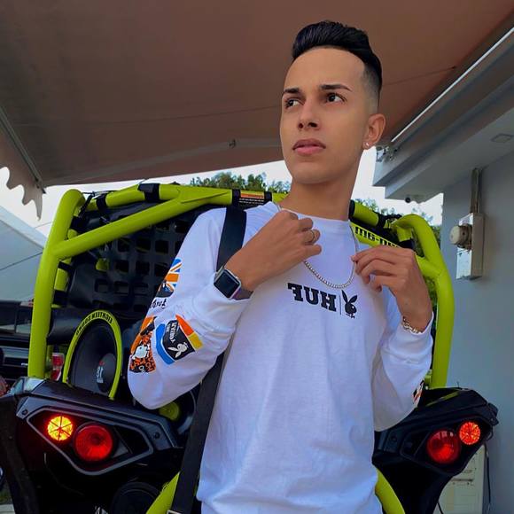 Profile Picture of Nelson Kuilan (@nelsonkuilan12) on Poshmark