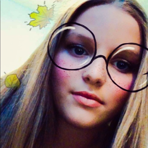 Profile Picture of Kinkey Beck (@kbblair143) on Poshmark