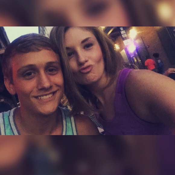 Profile Picture of Madison Wuebker (@madison_w1) on Poshmark