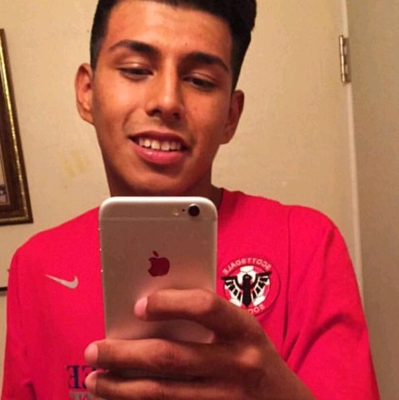 Profile Picture of Lorenzo Ayala (@lorenzo40s) on Poshmark