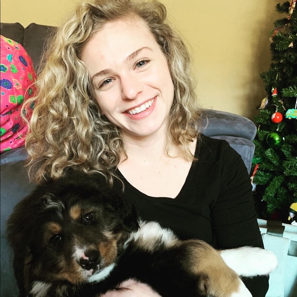 Lauren Hurtis - Poshmark Profile Picture of Lauren Hurtis (@lhurtis) on Poshmark