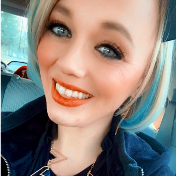Profile Picture of Marah Barthelmess (@marahmarshall22) on Poshmark