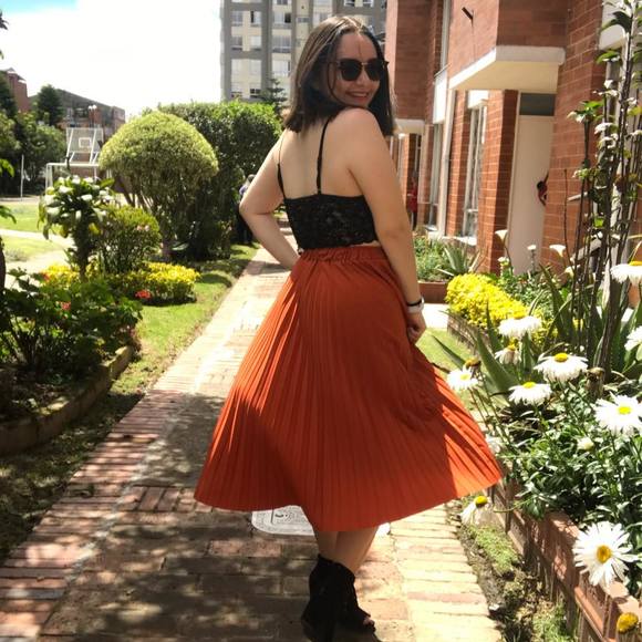 Profile Picture of Karen Contreras (@karennoalba) on Poshmark