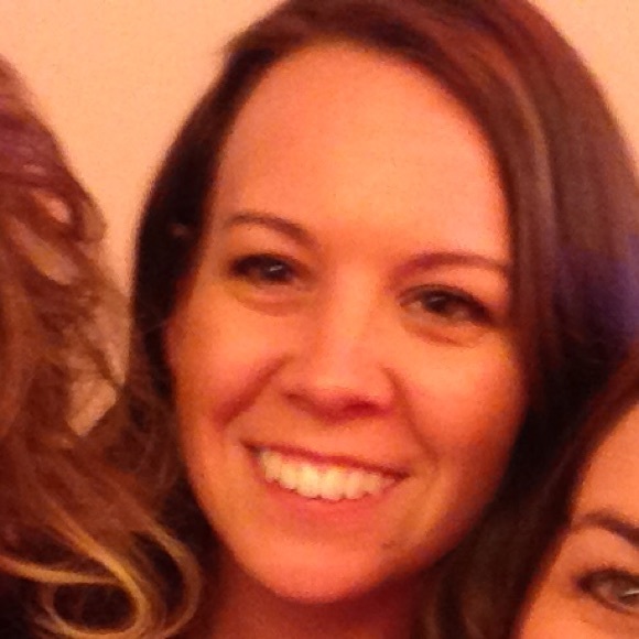 Profile Picture of April Curley (@curley226) on Poshmark
