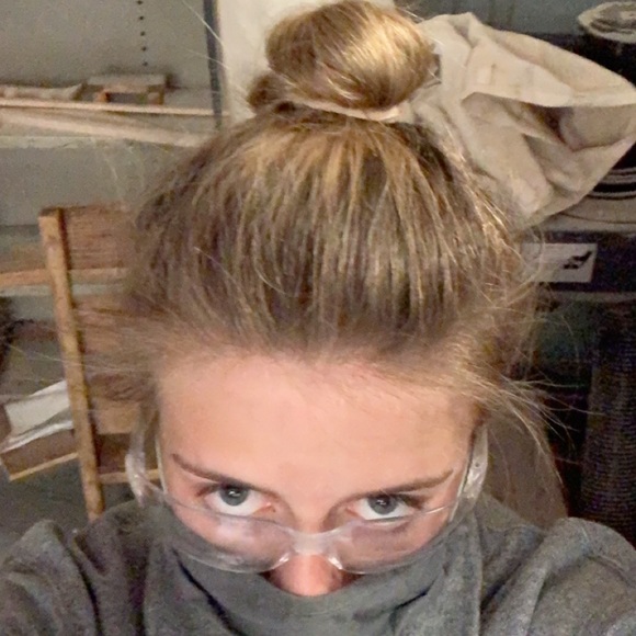 Profile Picture of Julianna Haviland (@jehavi) on Poshmark