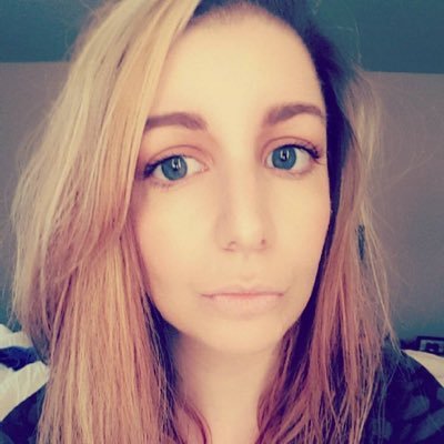 Profile Picture of Amanda Fletcher (@Mandicrys) on Twitter