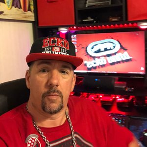 Profile Picture of James Sinnett (@james.sinnett.7) on Myspace