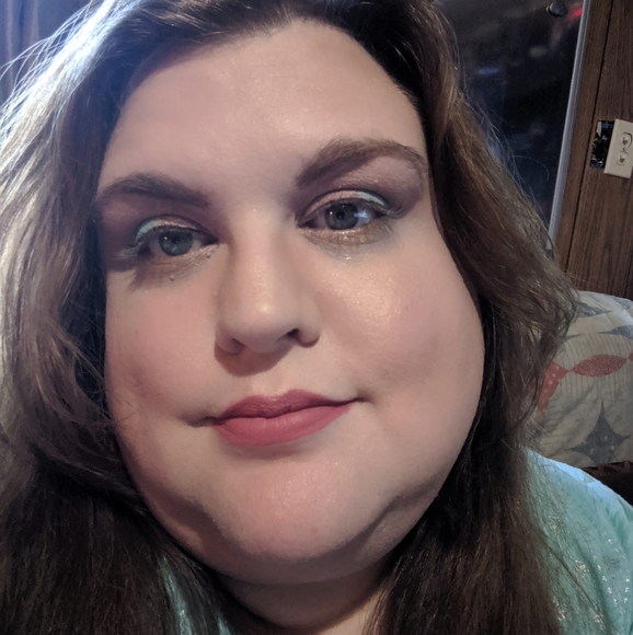 Profile Picture of Amanda Christopher (@amandachrist478) on Poshmark