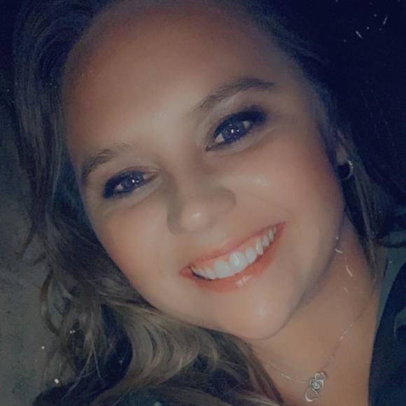 Profile Picture of Kelsi Salziger (@kdaile11) on Poshmark