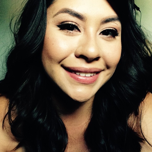 Roberta Metzgar - Poshmark Profile Picture of Roberta Metzgar (@rgmetzgar) on Poshmark