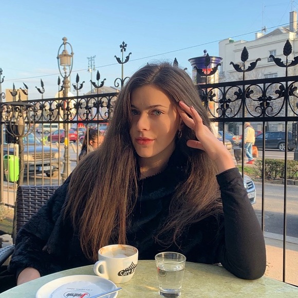 Profile Picture of Tamara Vujić (@tamvujic) on Poshmark