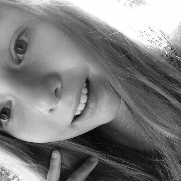 Profile Picture of Larissa Cirrincione (@lmc1234) on Poshmark