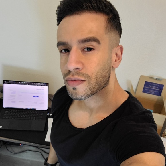 Profile Picture of Eric Rochet (@utbboutique) on Poshmark