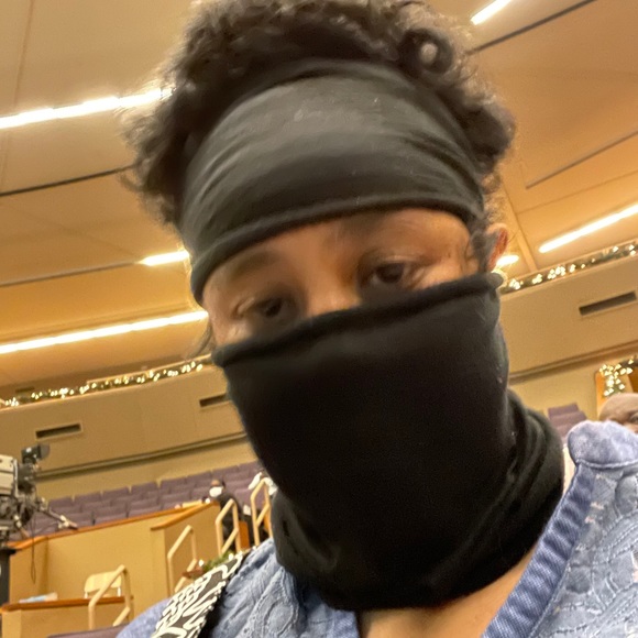 Profile Picture of Iris Lucas (@irislucas) on Poshmark