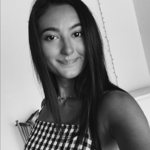 Alison Rempfer - Poshmark Profile Picture of Alison Rempfer (@alisonrempfer11) on Poshmark