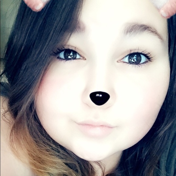 Profile Picture of Jade Hanna (@baby_jade96) on Poshmark
