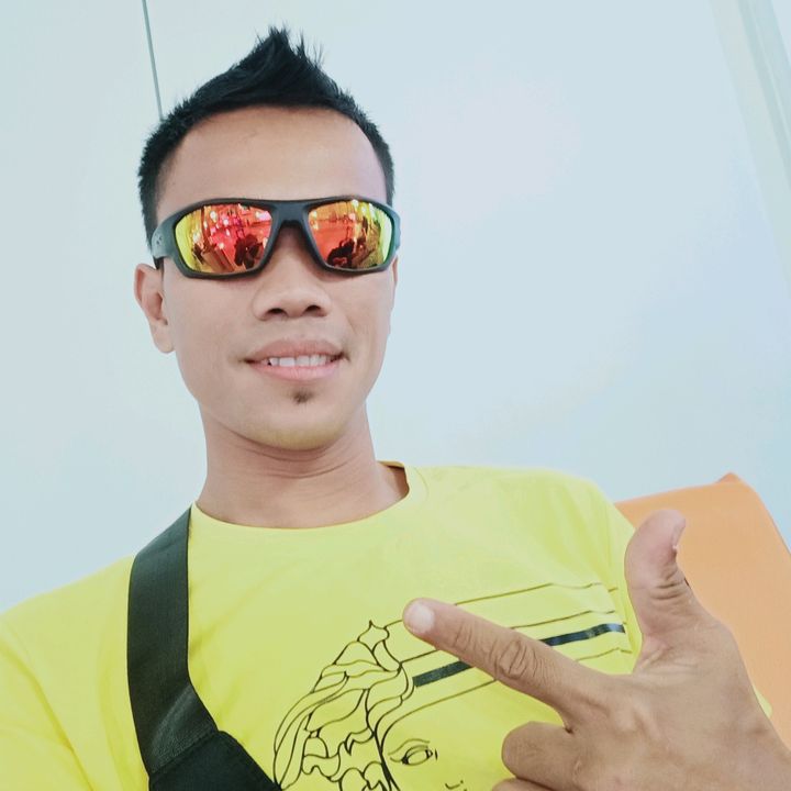 Profile Picture of Syahril Aril (@ariel.padang) on Tiktok