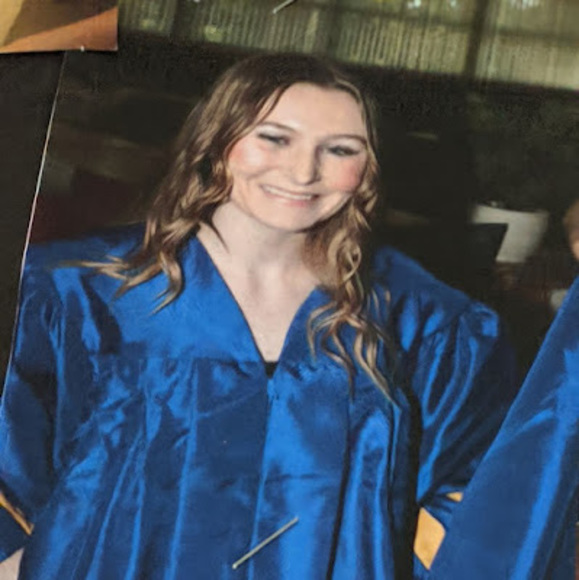 Profile Picture of Bethany Back (@bethanyback) on Poshmark