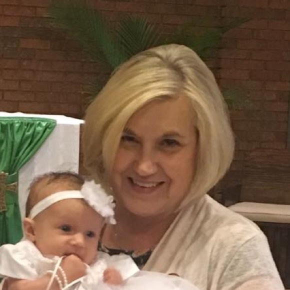 Profile Picture of Sharon Distler (@sdistler) on Poshmark