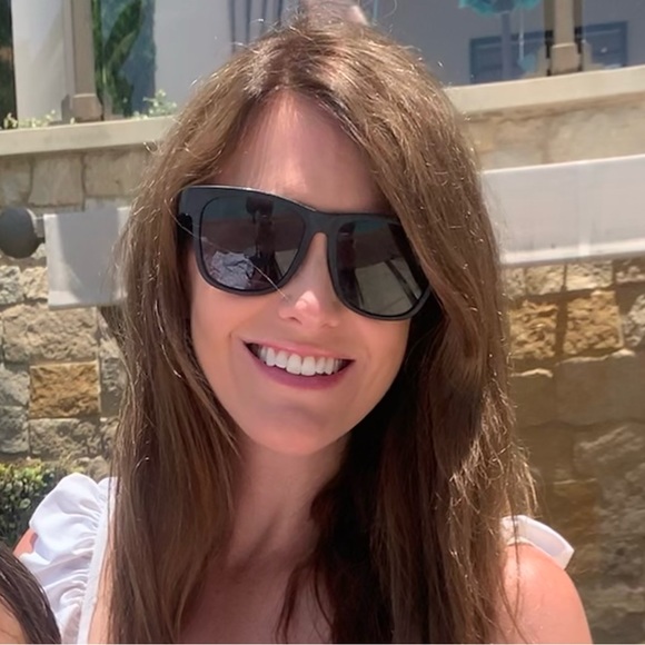 Profile Picture of Sarah Johnston polzer (@sarahjohnsto536) on Poshmark