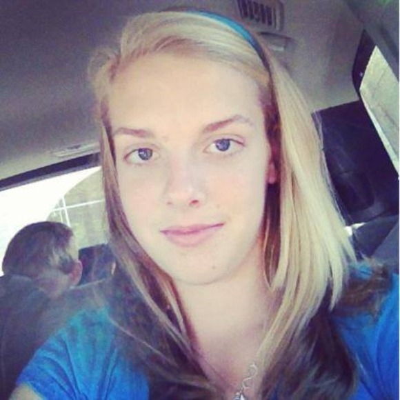 Profile Picture of Savannah Tanner (@savannaht_22) on Poshmark