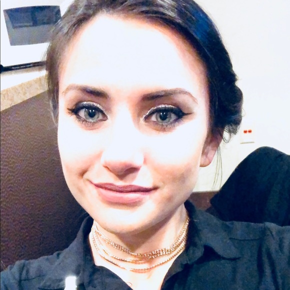 Profile Picture of Meredith Flesher (@meredithrose002) on Poshmark