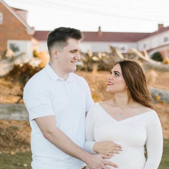 Profile Picture of Alexandra Lester (@lesterali402) on Poshmark