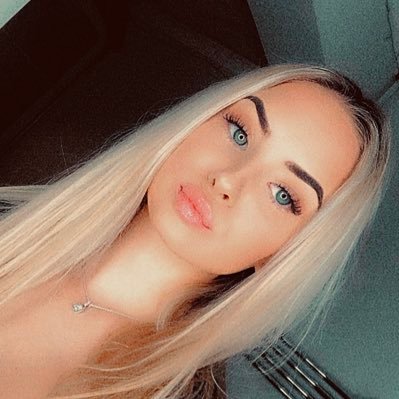 Profile Picture of Holly Coll (@coll_holly) on Twitter